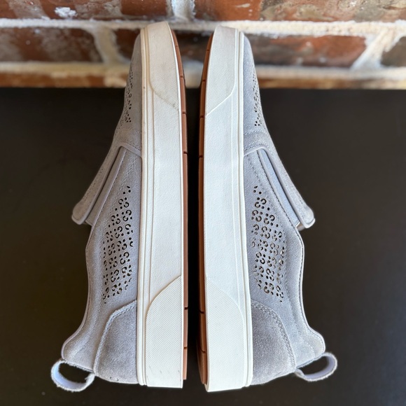 VIONIC Kimmie Perf Gray Suede Sneakers Slip On Sneakers Size 10 - Picture 11 of 13